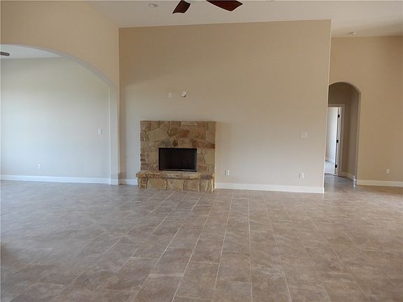 4th image of 124 Naalehu Ct