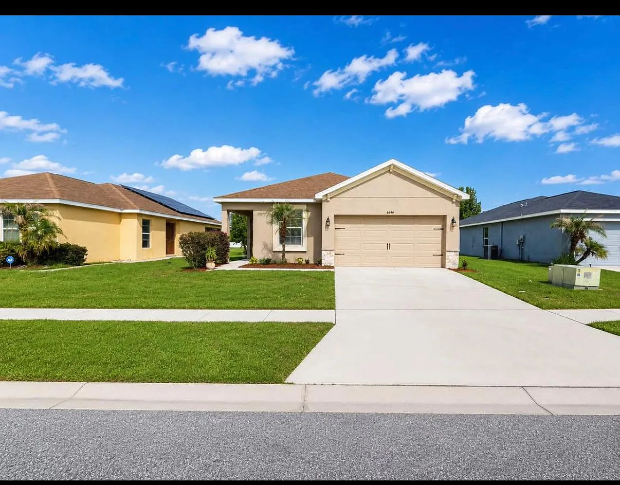4 bed, 1697 sqft, $2,500 — Photo 1