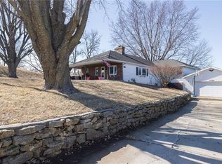 1314 NE Oscar Rd, Saint Joseph, MO 64505