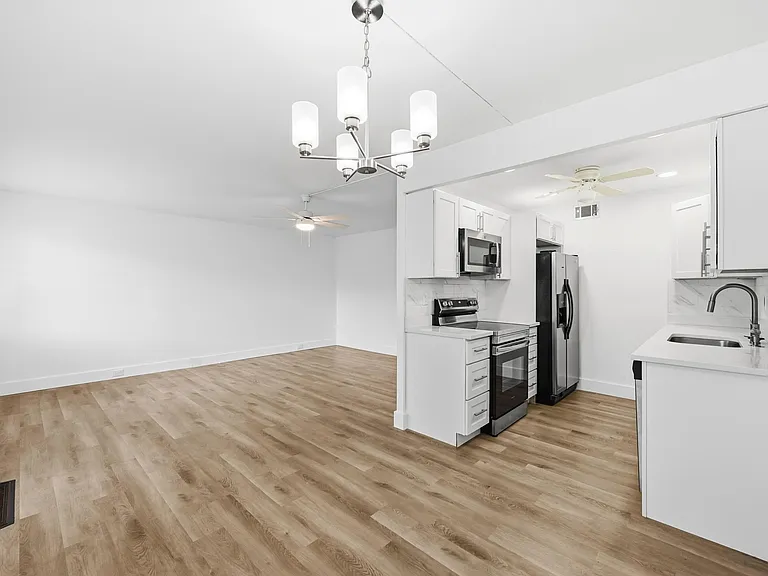 1043 Cornwall Dr #C — Photo 7
