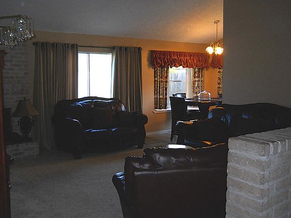 4th image of 15910 Alstead Cir