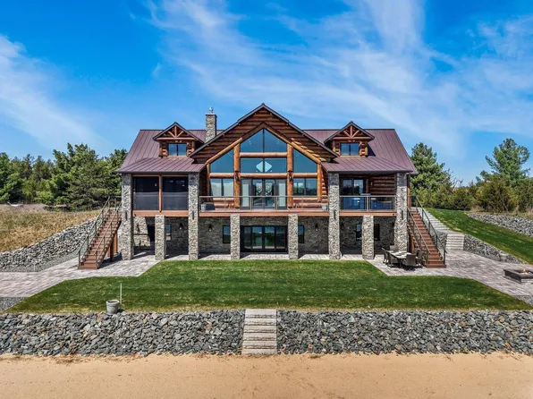 N8038 Copper Point DRIVE, New Lisbon, WI 53950