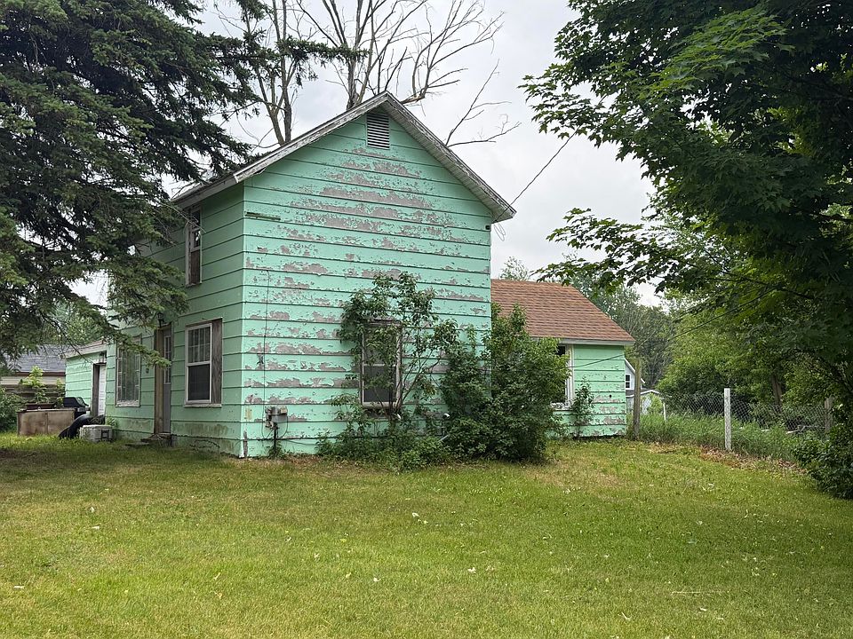 2nd image of 108 E North St