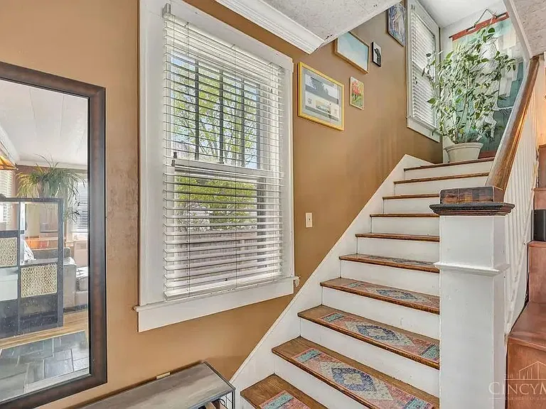 719 S College Ave — Photo 3