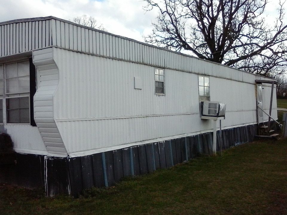 2nd image of 609 S Commerce St #15