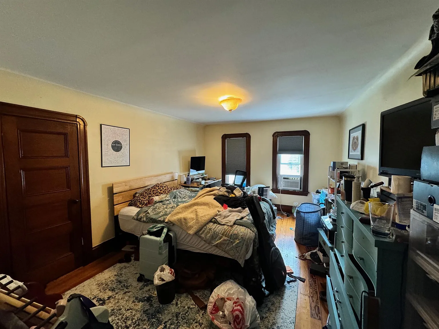 3 bed, 1.5 bath, 9999 sqft, $3,700 — Photo 4
