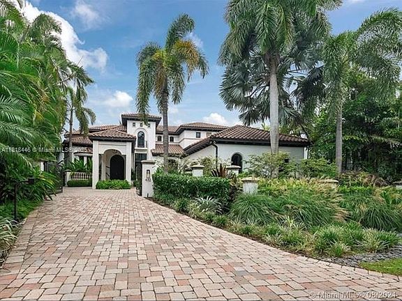 4th image of 432 S Hibiscus Dr #0