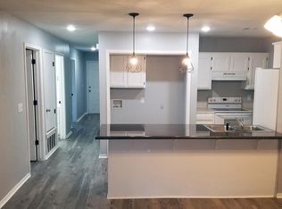2421 W Gum St, Rogers, AR 72758