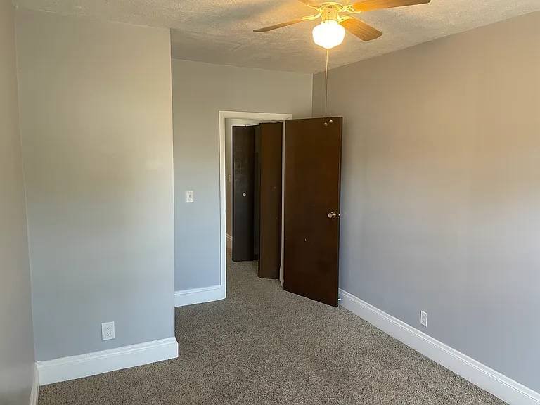 Belle Apartments — Photo 15
