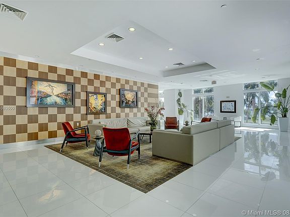 3rd image of 1800 N Bayshore Dr APT 3208