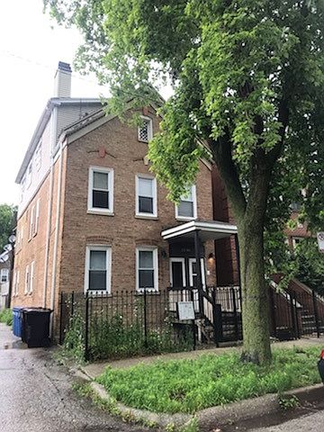 1st image of 2246 W Dickens Ave #2