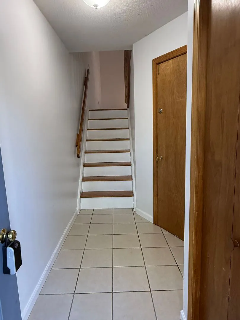 For Rent 2 bedroom, 1 bath — Photo 1