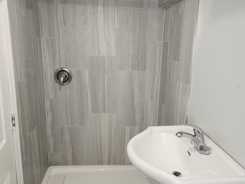 1st image of 1085 Hickory Rd #2