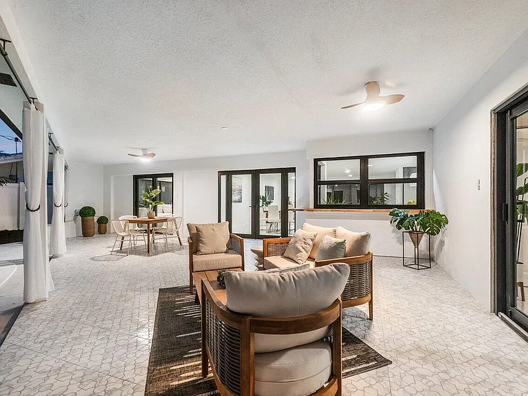 1200 SW 8th St — Photo 40
