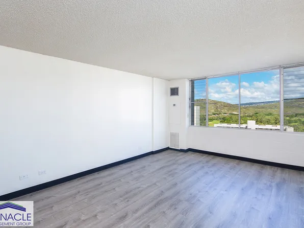 3045 Ala Napuaa Pl, Honolulu, HI