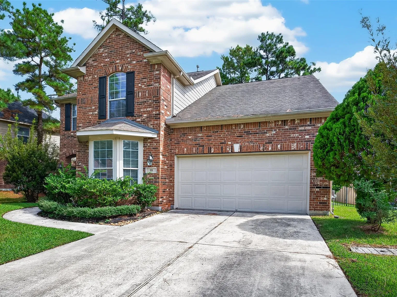 4 bed, 2.5 bath, 2571 sqft, $3,390 — Photo 3
