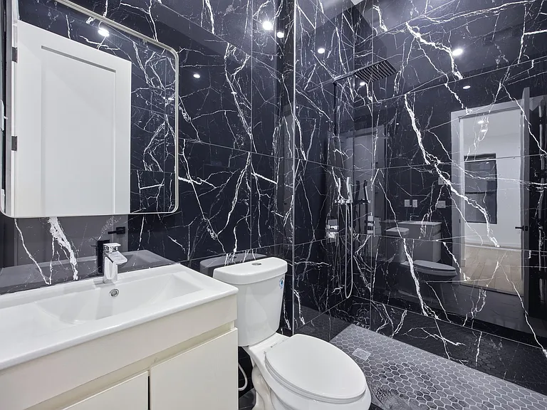 47 W 55th St #5 — Photo 4