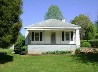 495 Reeves Mill Rd, Mount Airy, NC 27030