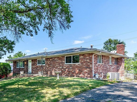 2nd image of 3927 Trotwood Pl