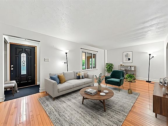 3rd image of 6545 Rosemoor St