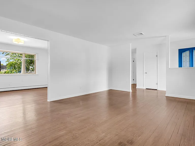 10 Harbour Way — Photo 9