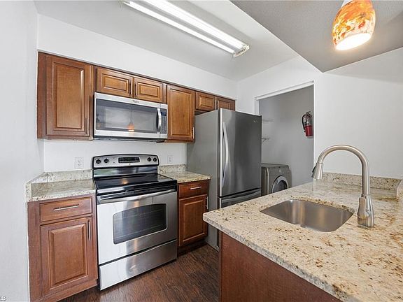 2nd image of 2925 Winkler AVE #920