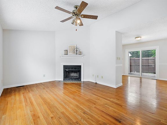 2nd image of 5925 Suncreek Ct