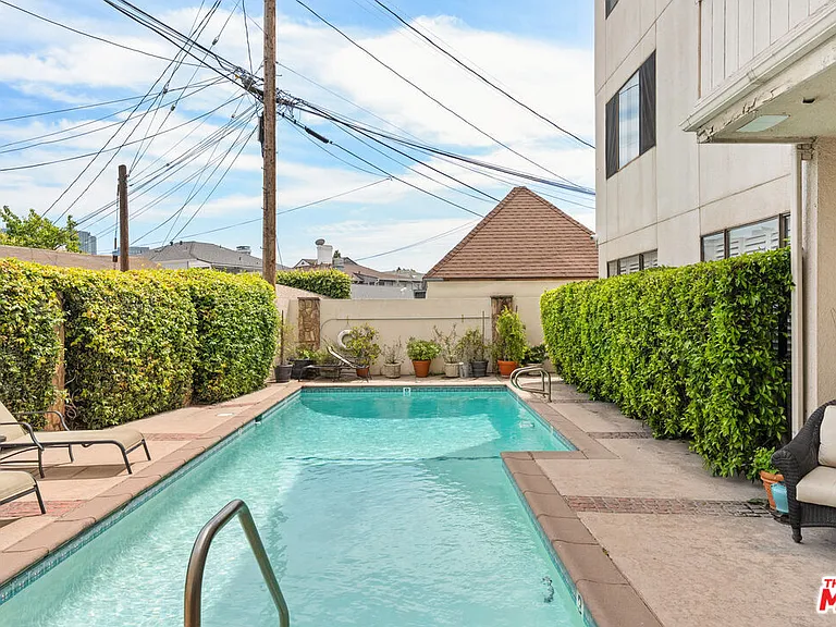 1260 S Beverly Glen Blvd #101 — Photo 25