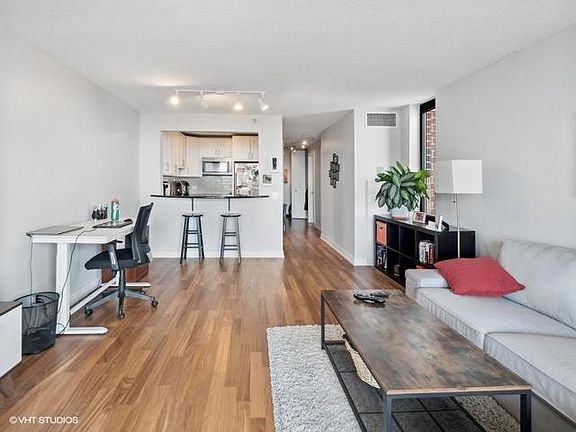 3rd image of 3660 N Lakeshore Dr #2406
