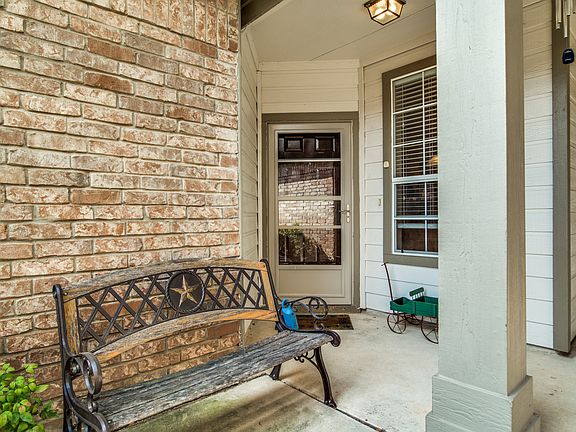 5th image of 7105 Brentdale Ln