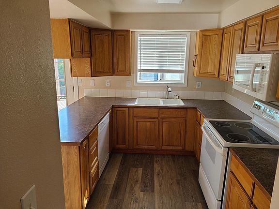 5th image of 2708 N Whipple Ct #2708