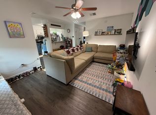 402 Yucca Dr #B, Round Rock, TX 78681