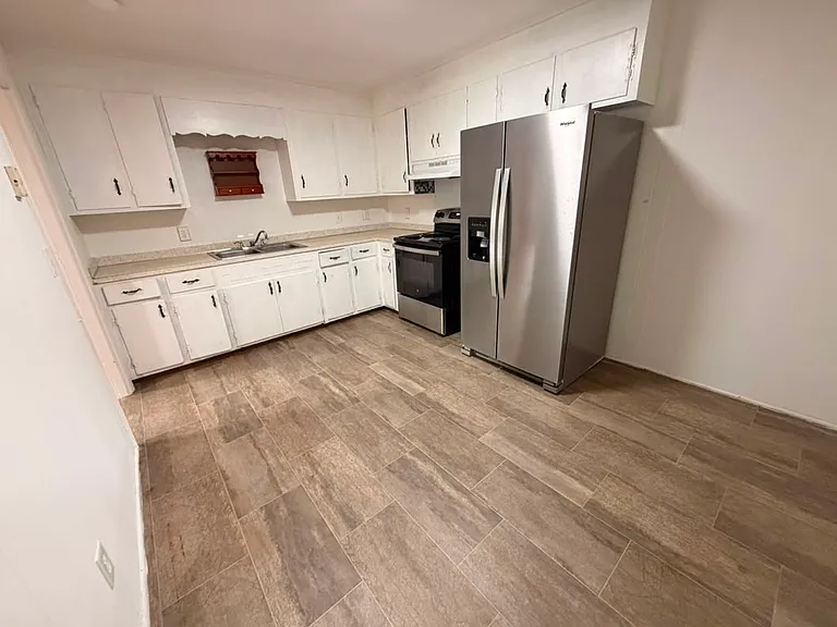 908 Woodale Cir — Photo 5