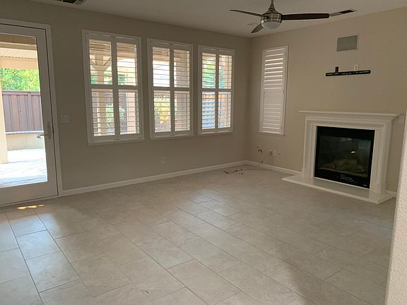 3rd image of 942 Campfire Cir