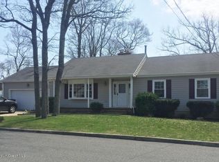 1927 Ravenwood Dr, Toms River, NJ 08753