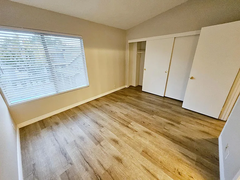 926 W Philadelphia St #4 — Photo 9