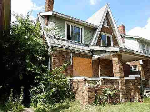 2696 Clairmount