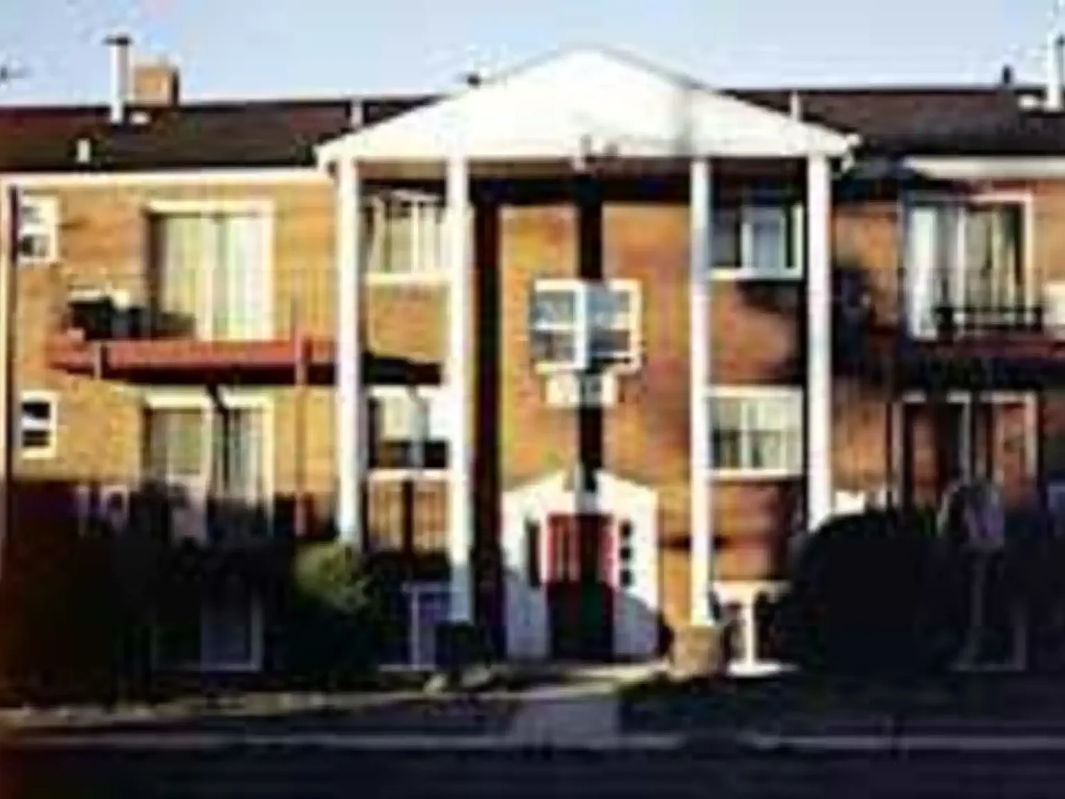 Spruce Manor Apartments — Photo 1
