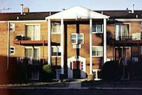 Spruce Manor Apartments Photo 1