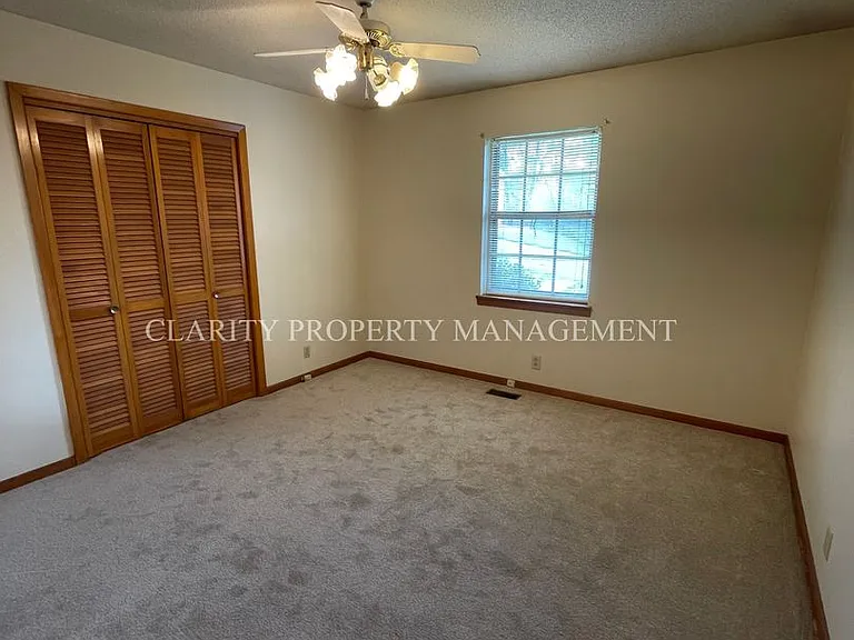 1117 Ridge Top Dr — Photo 8