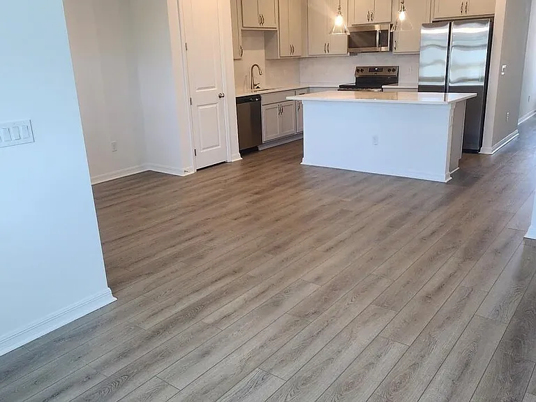 1379 Bluewater Ln — Photo 18