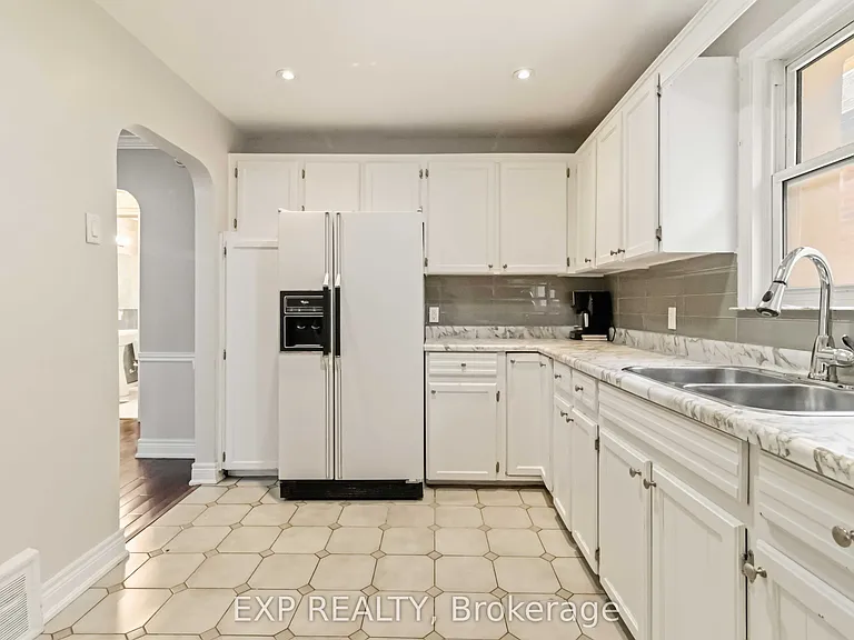 133 Cornelius Pkwy — Photo 8
