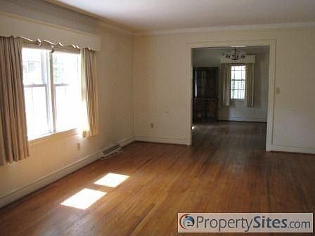 4th image of 22 Windemere Dr