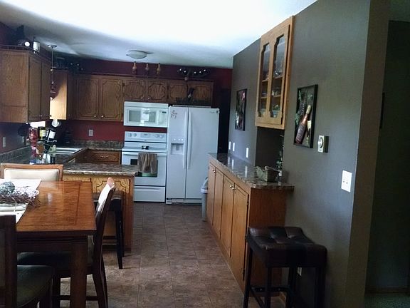 3rd image of 1418 Mahogany St