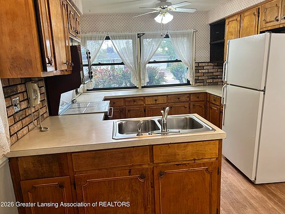 2nd image of 4902 Tressa Dr