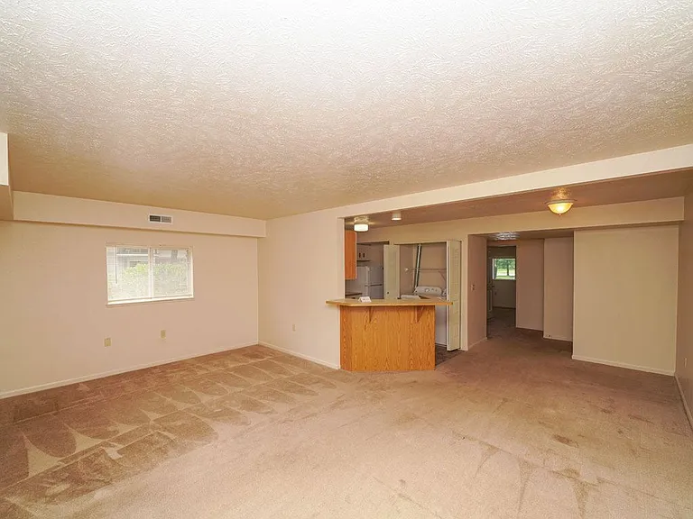 Hurwich Farms Apartments — Photo 52