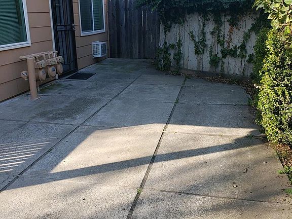 2nd image of 7605 Twin Oaks Ave #B
