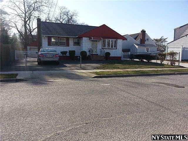 1st image of 290 Lenox Ave