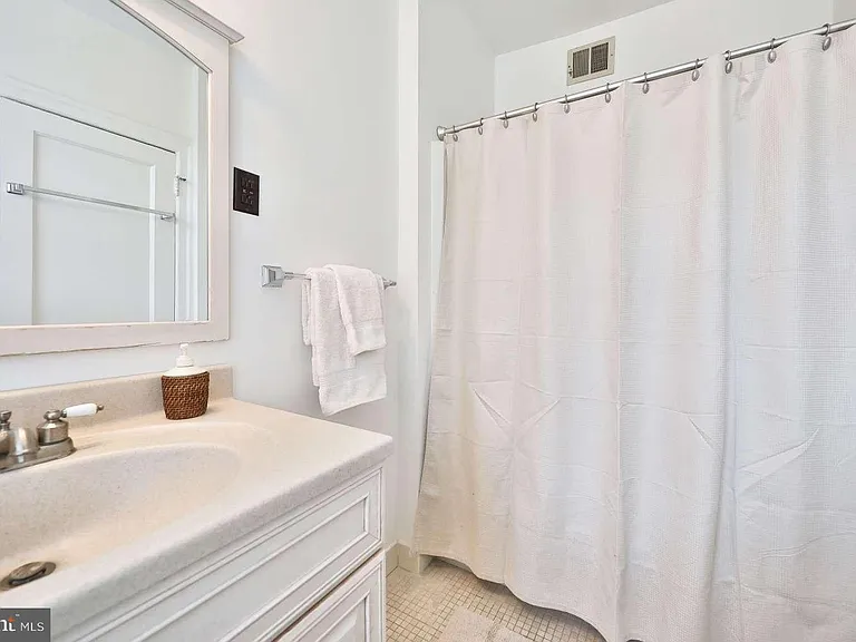 6655 McCallum St #309E — Photo 10