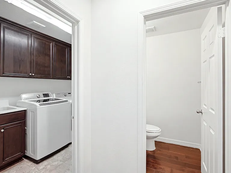 1364 Wellington Dr — Photo 17